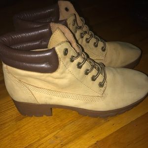 Aldo boots. Size 10 women.
